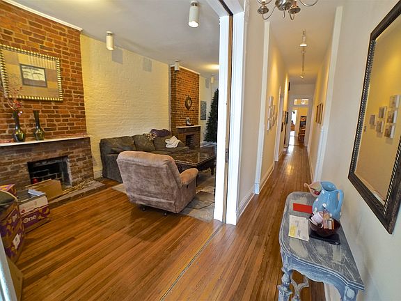 2nd image of 1422 Floyd Ave