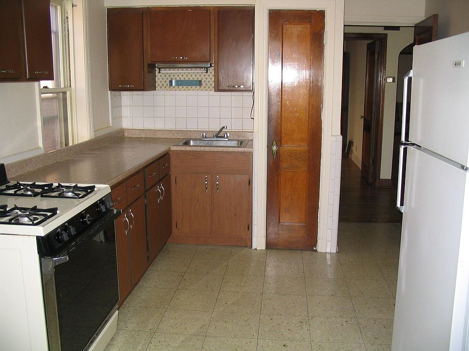 Building Photo 3