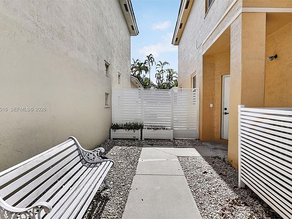 5th image of 6955 SW 148th Ln