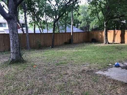 4th image of 8339 Crystalwood Dr