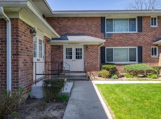 214 Edmunton Dr APT J6, North Babylon, NY 11703