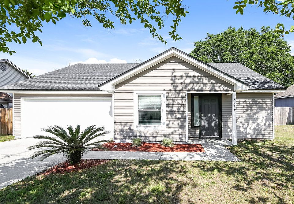 1st image of 7619 Pimmit Hills Dr