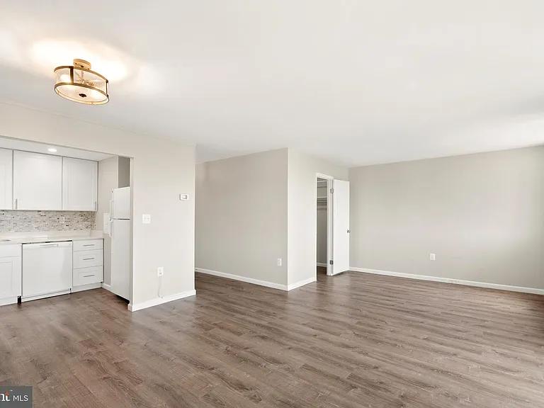 5353 Columbia Pike #607 — Photo 9