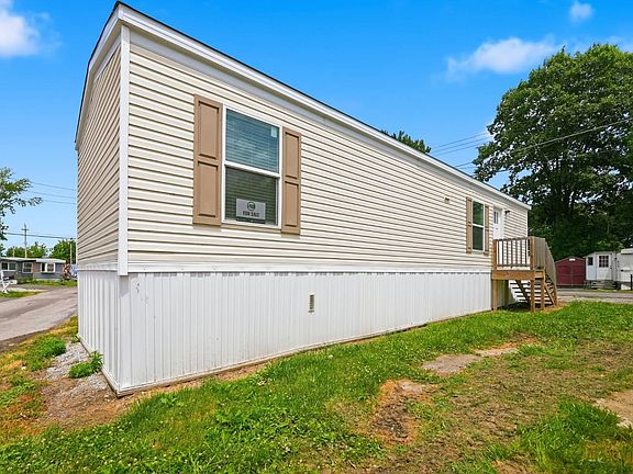 4th image of 35755 Lakeshore Blvd #13