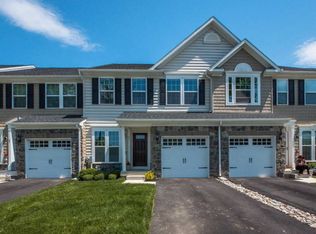 21 Hawkswell Cir, Oreland, PA 19075