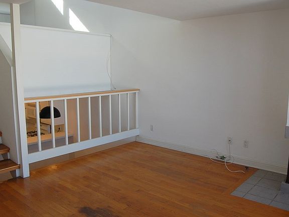 4th image of 100 Driftwood St APT 14