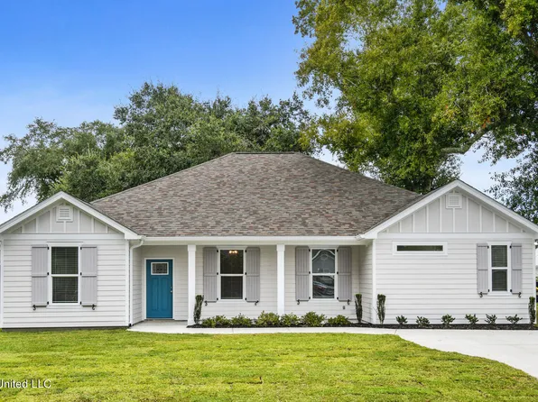 428 Pecan Park Dr, Bay Saint Louis, MS 39520