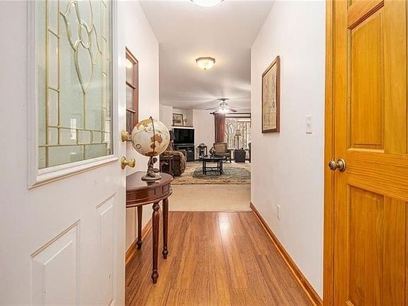 5th image of 490 Dorsey Rd