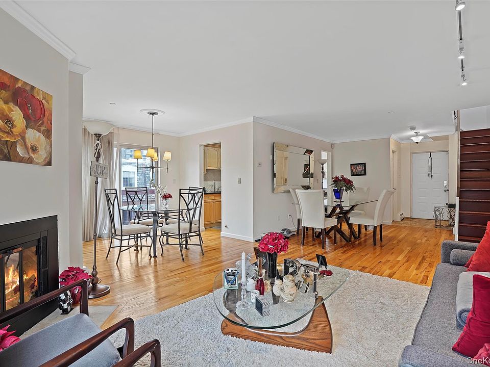 Large, modern, open layout filled with natural sun light duplex.