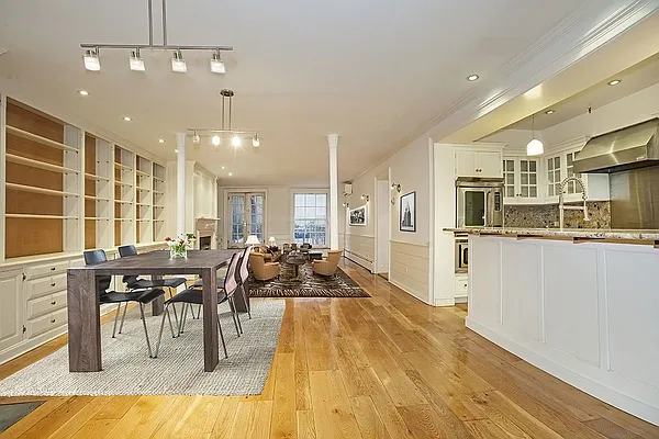 Rented by Avi Nash Associates | media 11