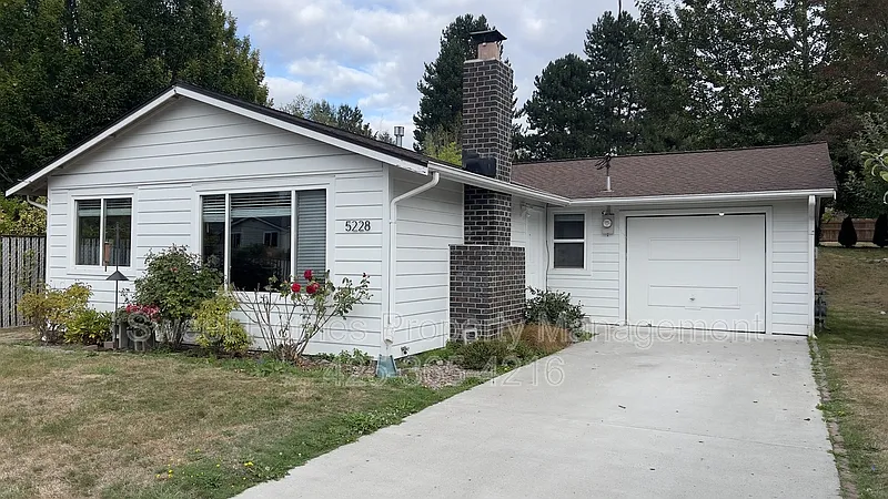 3 bed, 1.5 bath, 1060 sqft, $3,100 — Photo 1