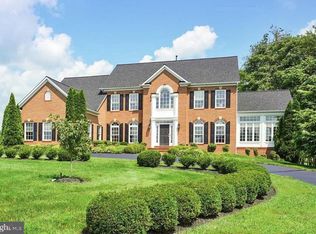 22337 Essex View Dr, Gaithersburg, MD 20882