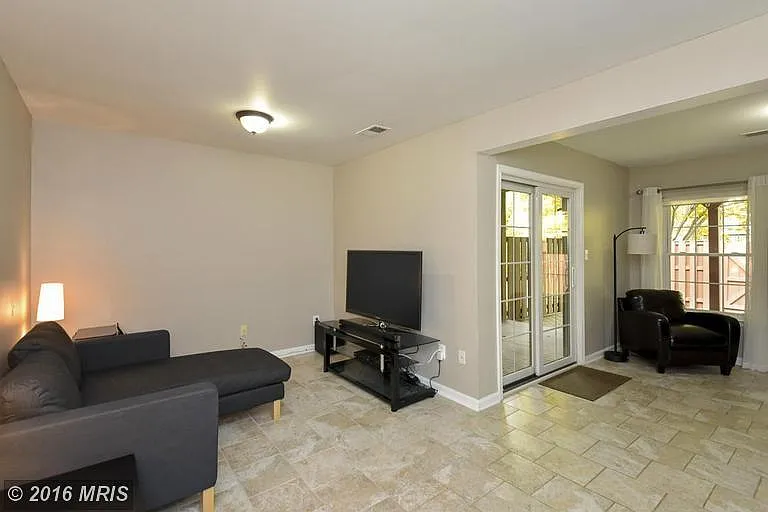 43178 Lawnsberry Sq — Photo 13