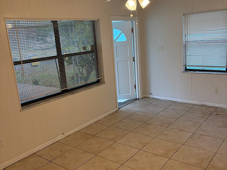 1506 Edgewood Ter — Photo 8