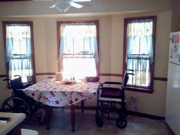 2nd image of 121 Shenandoah Dr