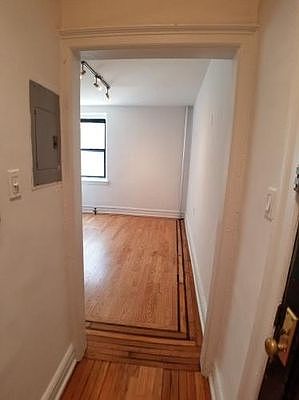 4th image of 464 Clinton Ave #1C1
