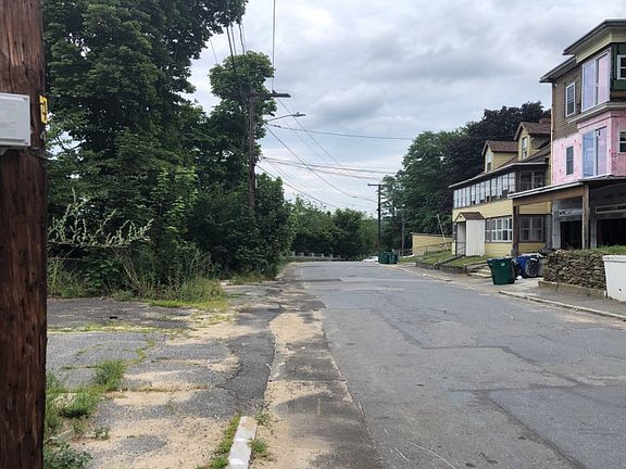 5th image of 33 Walnut St