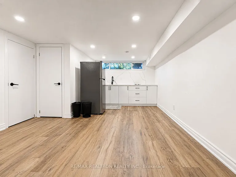 224 Anzac Rd #BASEMENT — Photo 3