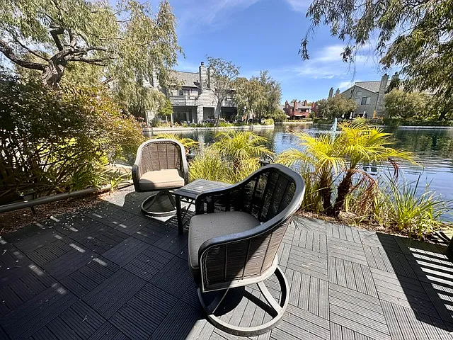 1135 Shoreline Dr — Photo 4