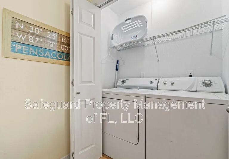 1500 Via De Luna Dr #E8 — Photo 32