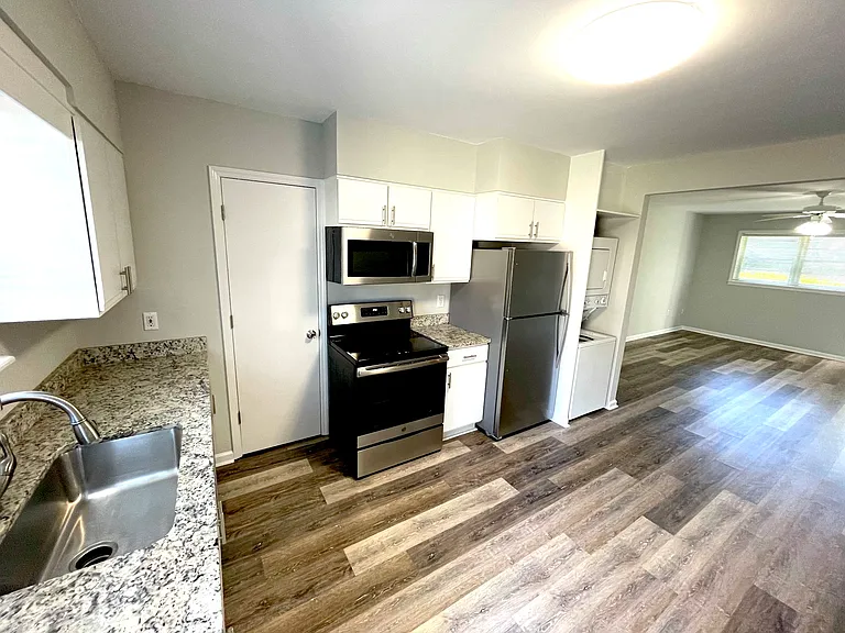 226 Myrtle Ave — Photo 3