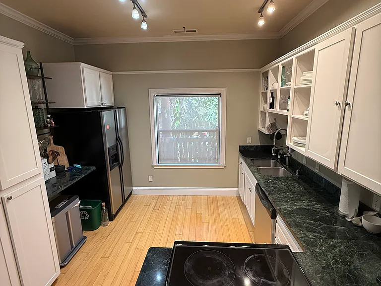 2209 I St — Photo 8