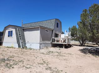 25755 W Foothills Dr, Seligman, AZ 86337