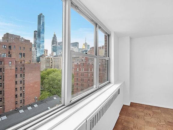 3rd image of 32 Gramercy Park S APT 12C