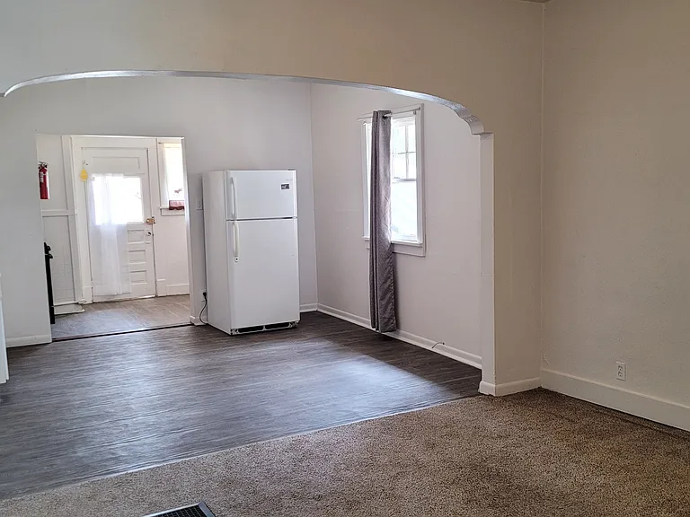 608 Elias Ave #608 — Photo 23