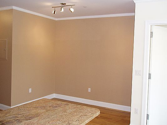 5th image of 3003 Newtown Ave APT 4F