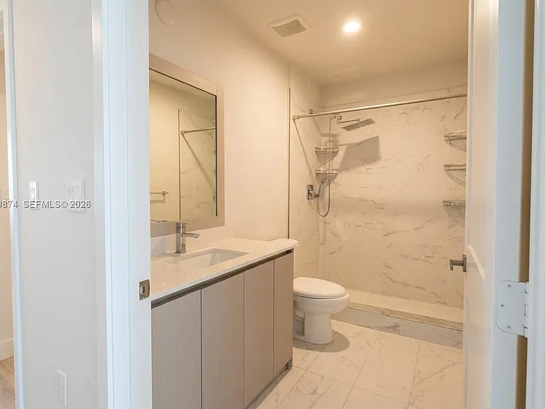 2535 NE 193rd St #3104 — Photo 17