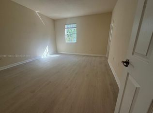 17103 SW 96th St, Miami, FL 33196