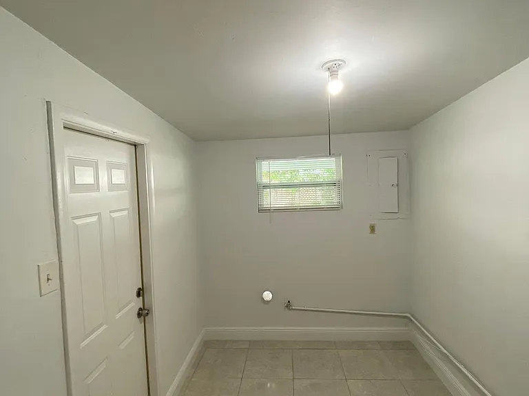 9121 Bamboo Dr — Photo 16