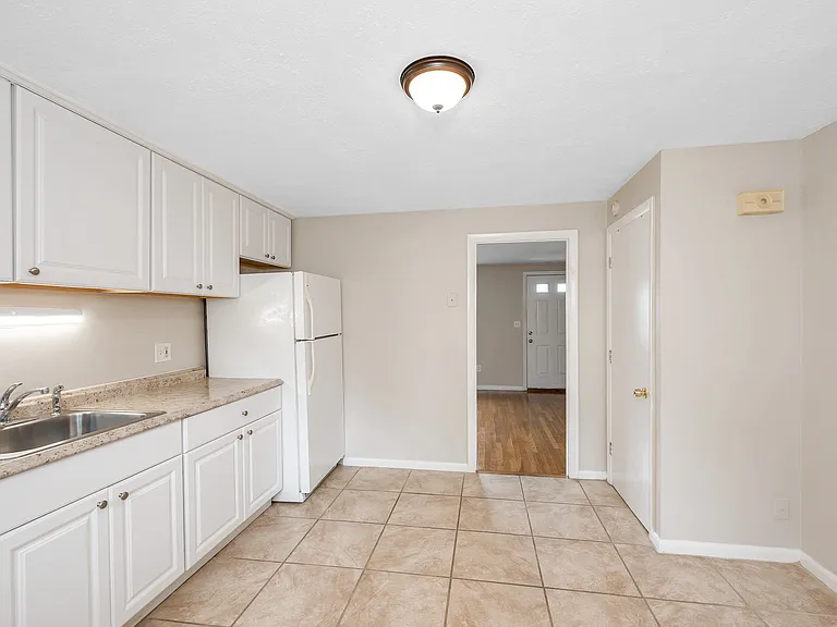 Princeton Court Apartments — Photo 35