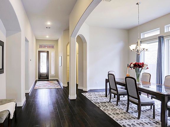 3rd image of 29015 Oldfield Ct