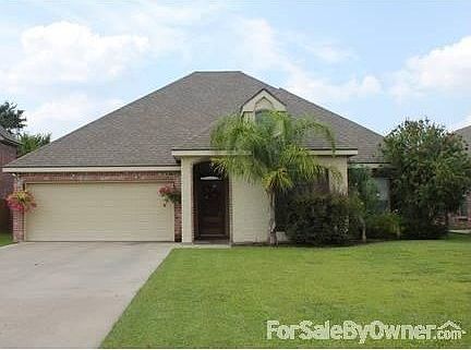 1st image of 303 Beaufort Cir