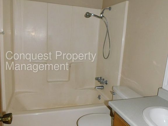 3rd image of 2296 Stoneridge Dr