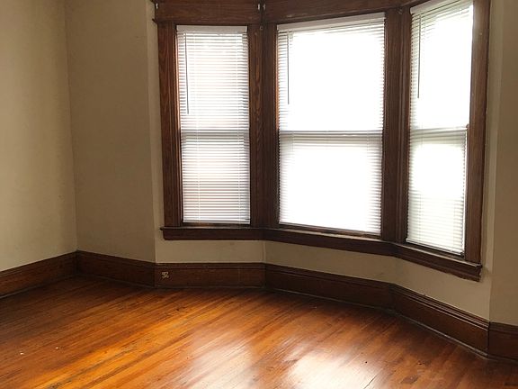 4th image of 607 Bellevue Ave #1-1/2