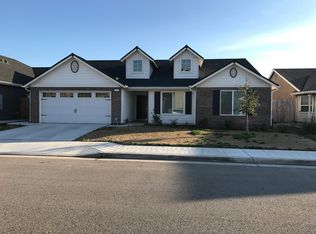 6711 E Flint Way, Fresno, CA