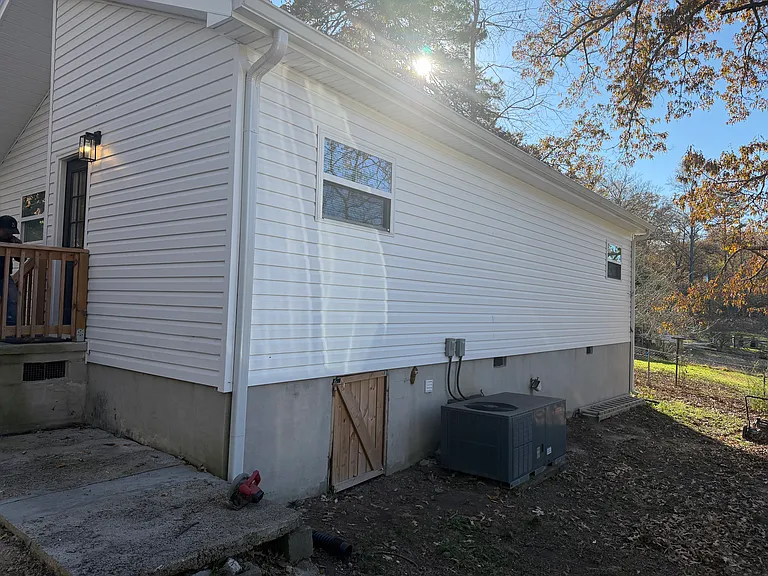 308 Lakeview Dr — Photo 2