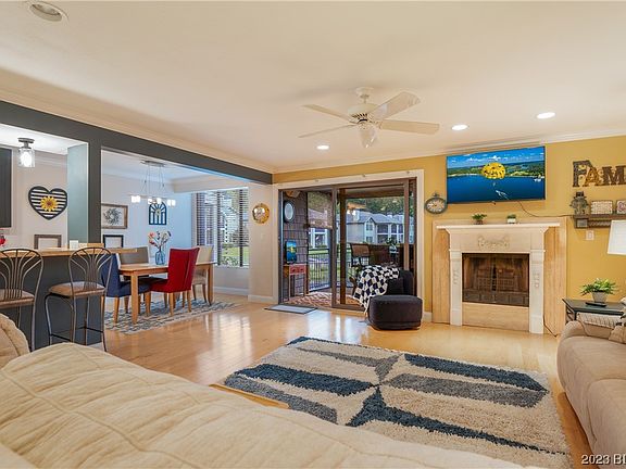 2nd image of 1394 Pelham Pkwy #B