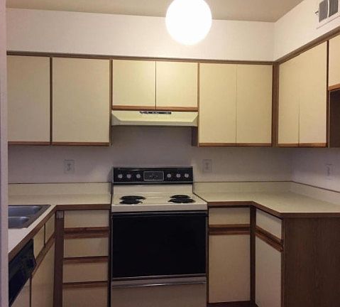5th image of 6230 N 33rd Ave Unit 101