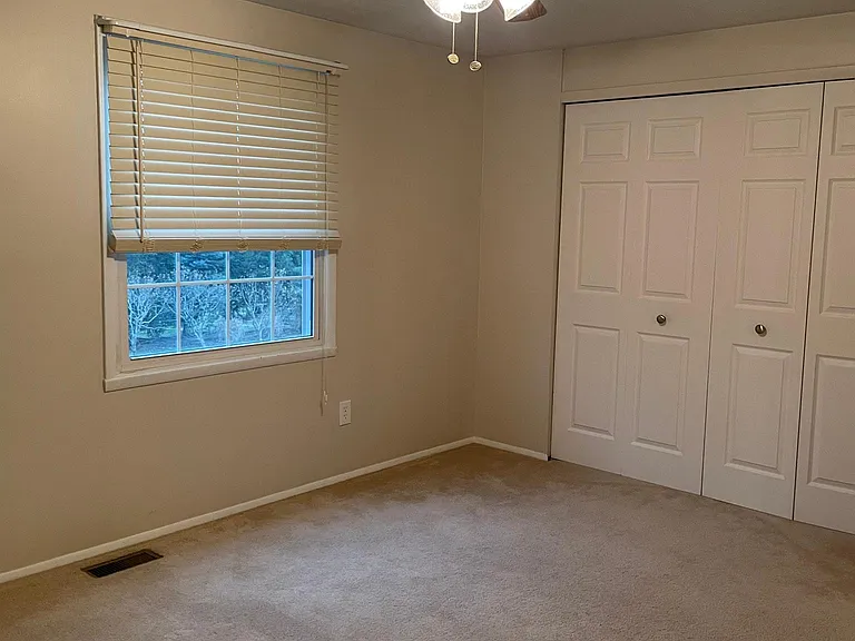 648 Topaz Ln — Photo 8