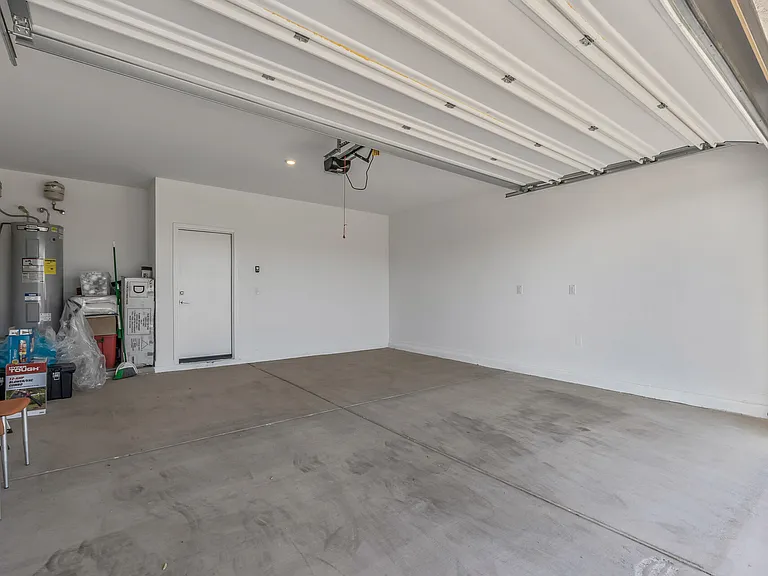 17352 W Paraiso Ln — Photo 13