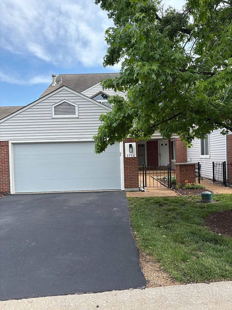 1716 Higview Circle Court | Ballwin 63021 — Photo 1