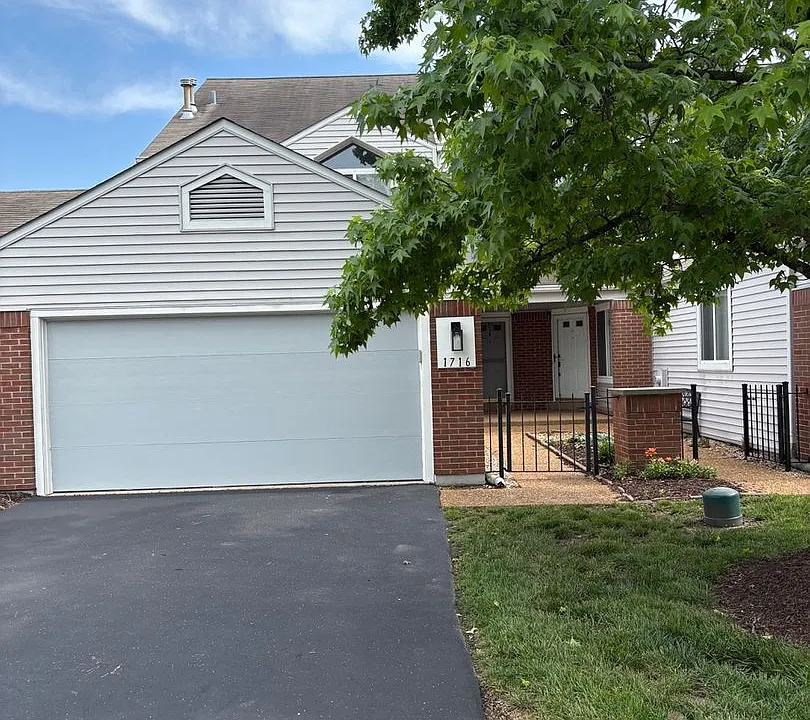1716 Highview Circle Ct