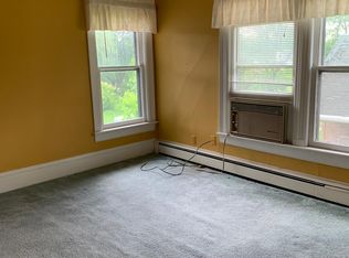 323 1/2 W Galena Ave, Freeport, IL 61032