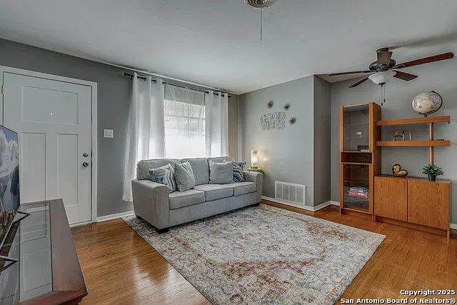 2 bed, 1.0 bath, 850 sqft, $1,650 — Photo 4