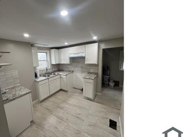 89 Angle St