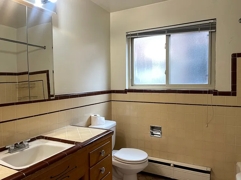 2321 NE 55th St, Seattle, WA 98105 — Photo 8